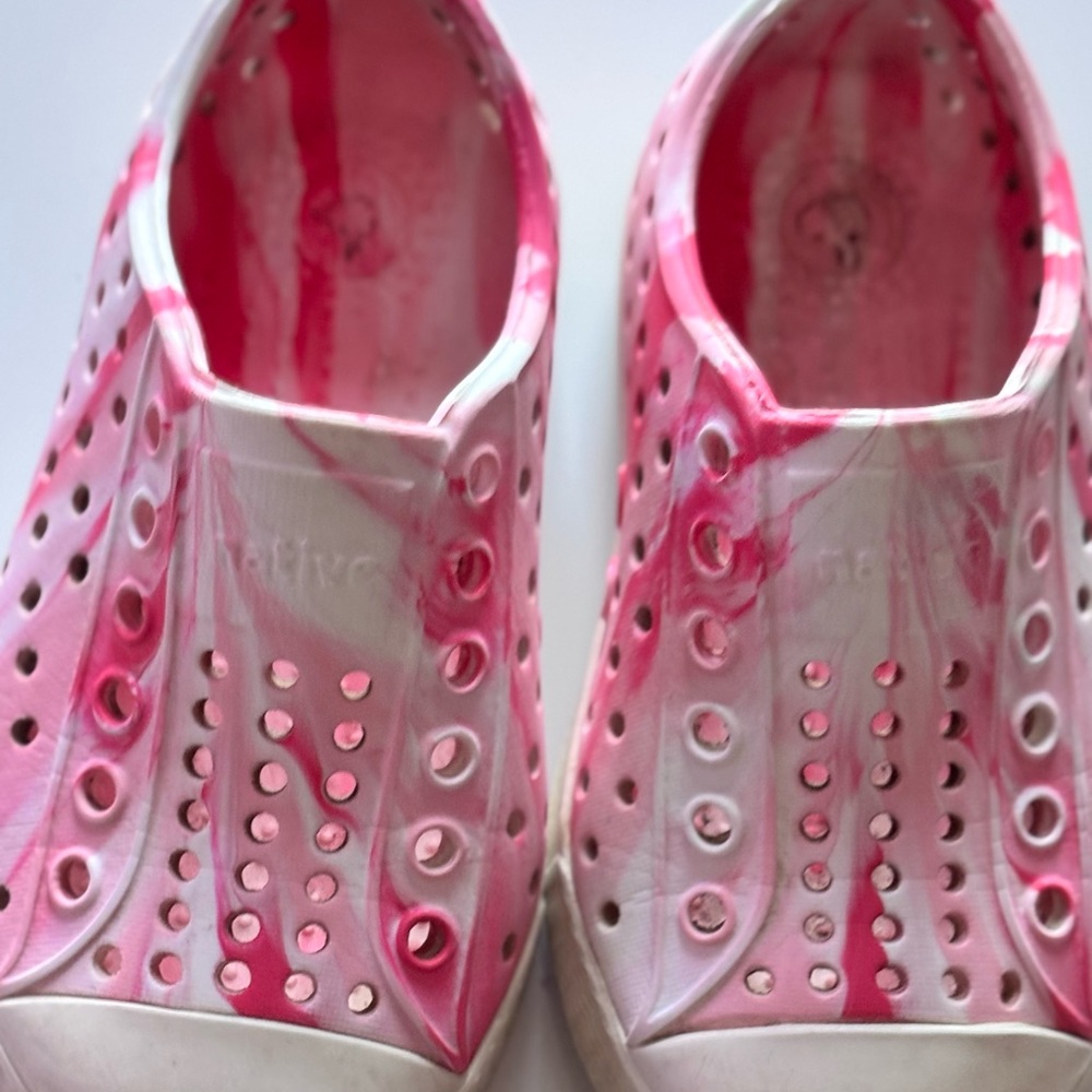 NATIVE SHOES - Picture 7 of 12